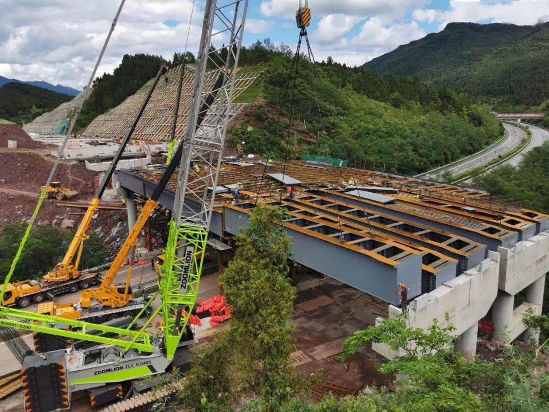 广巴高速跨线钢结构大桥